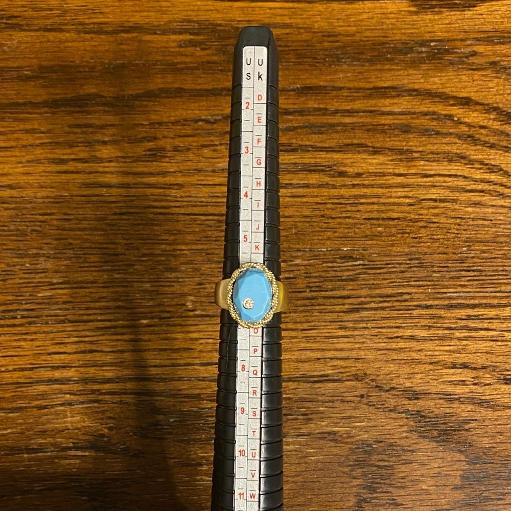 Stella & Dot Gold Statement Ring Size 7 Blue Stone Rhinestone Textured Border - Picture 3 of 9